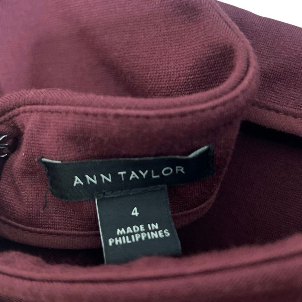 Ann Taylor Ponte Knit V-Back Short Sleeve Stretch Sheath Dress Burgundy Size 4 - Picture 7 of 12